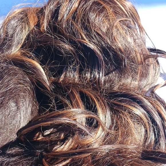 NWOT Long layered wig with interchangeable cloth headband. Light and dark brown - Picture 6 of 8